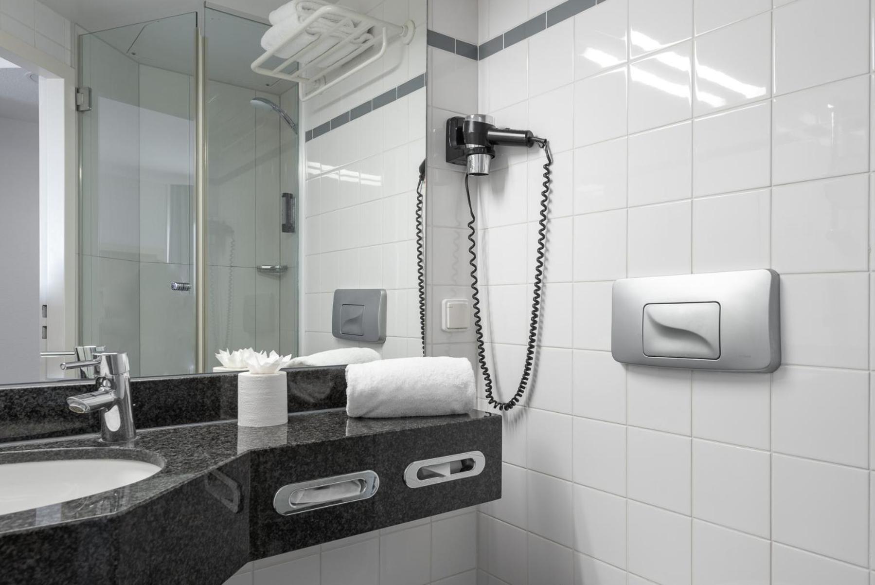 Intercityhotel Киль Экстерьер фото